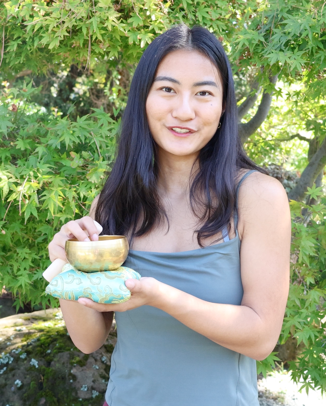 The ZenOhm Bowl ™ 4″ Tibetan Singing Bowl Set – for Meditation, Sound Healing, Chakra, Yoga – Handmade in Nepal
